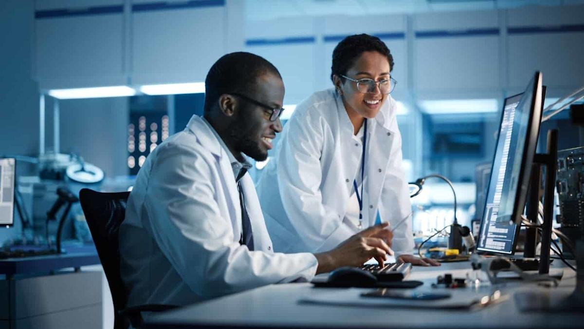 after-this-weekend’s-news,-is-it-time-to-look-again-at-the-astrazeneca-share-price?