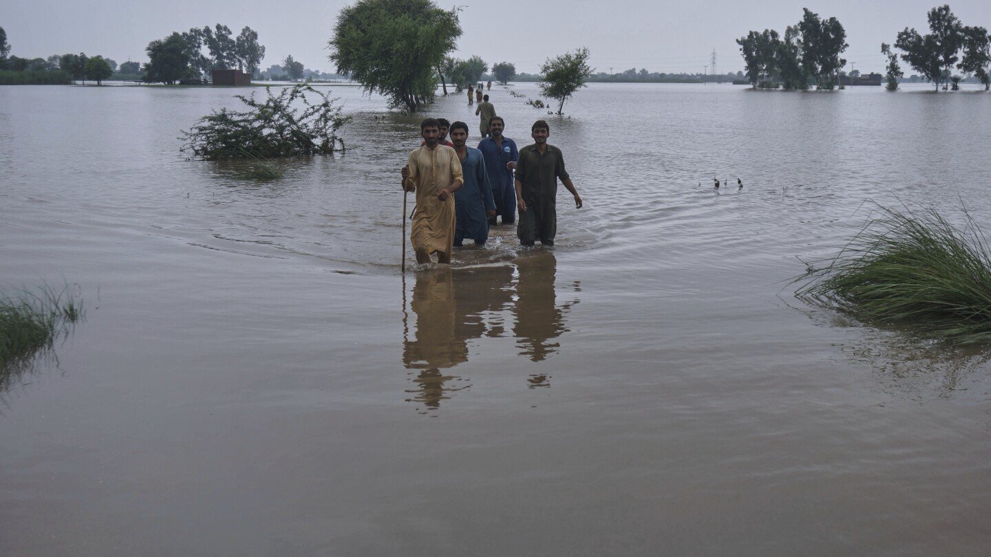 pakistan’s-punjab-faces-the-biggest-floods-in-its-history,-affecting-2-million-people