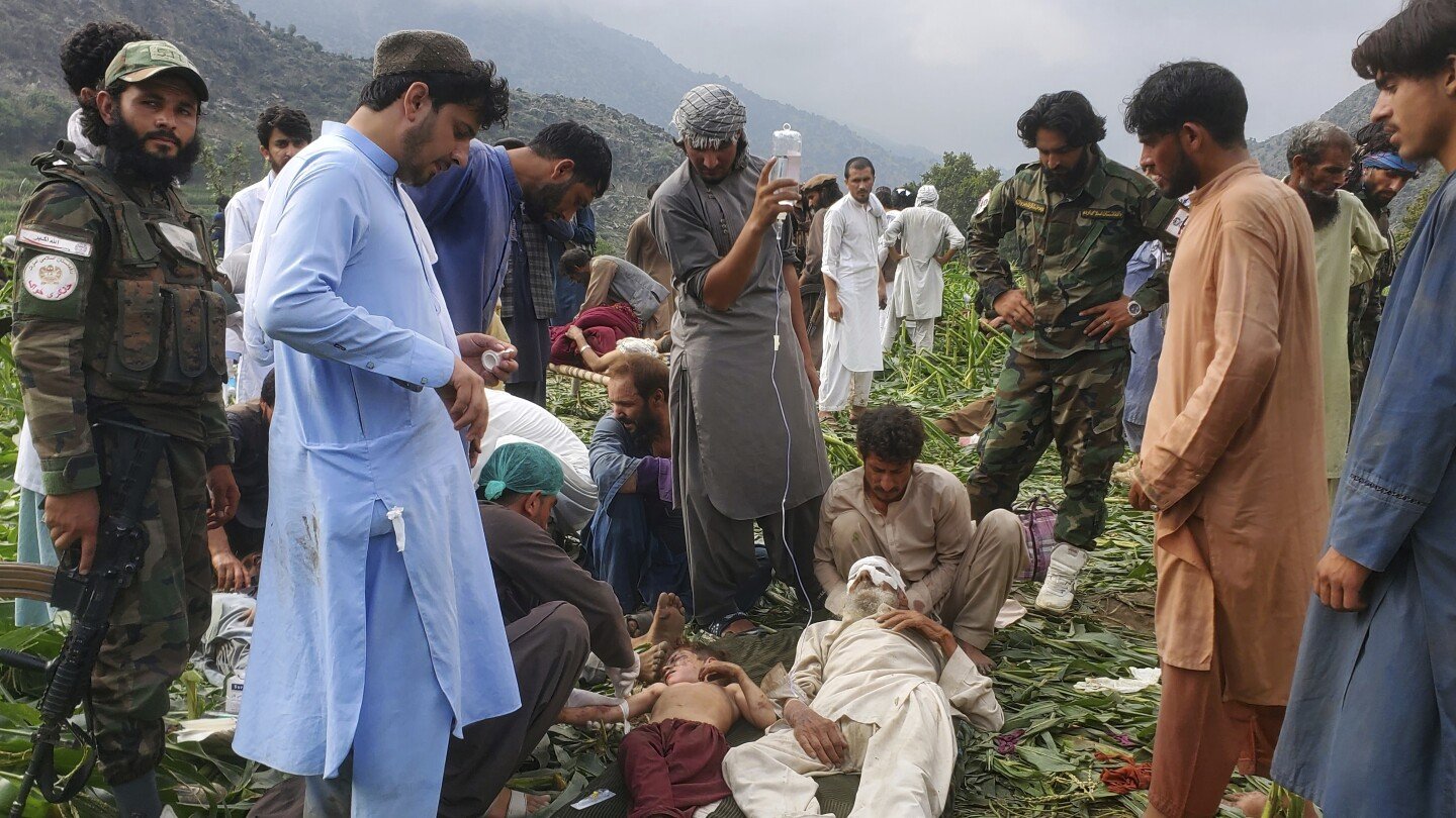 a-strong-earthquake-in-eastern-afghanistan-kills-at-least-250-people