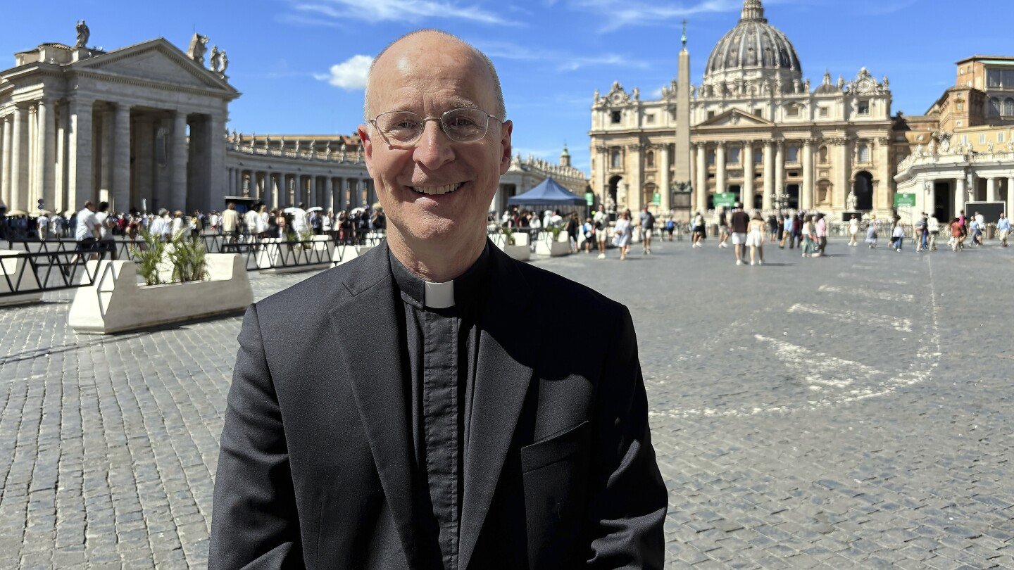 pope-leo-meets-lgbtq+-catholic-advocate-and-vows-continuity-with-pope-francis’-legacy-of-welcome