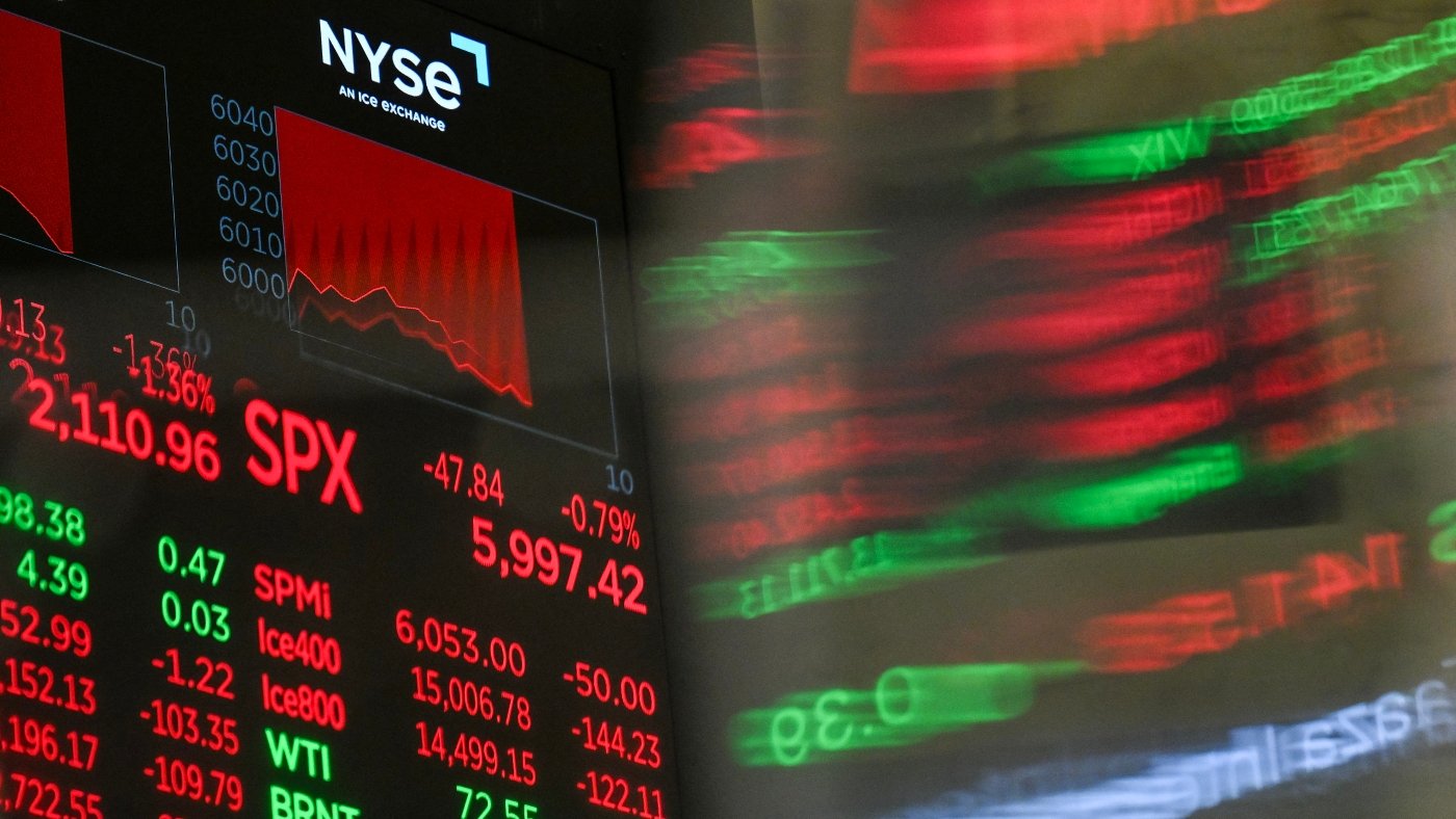 a-bipartisan-bill-to-ban-lawmakers-from-trading-stocks-is-unveiled-in-the-house