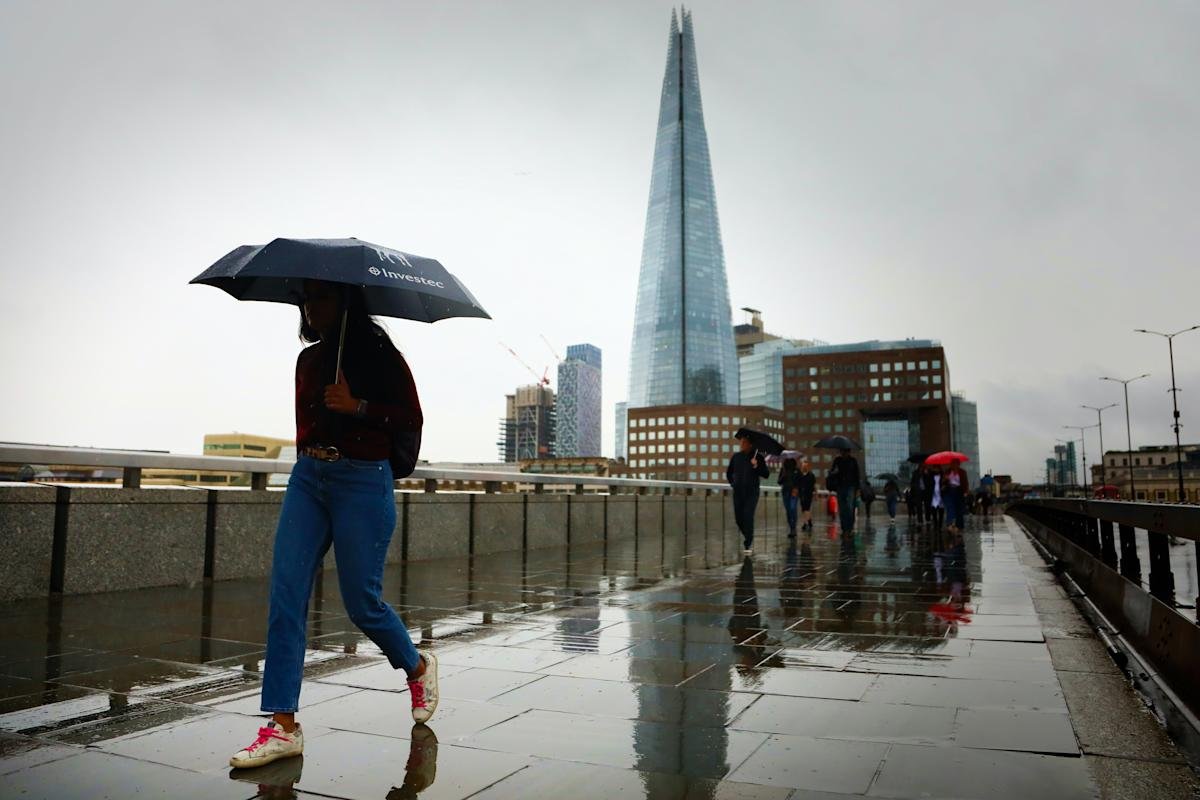 ftse-100-live:-stocks-rise-as-global-bond-market-sell-off-continues-to-ease