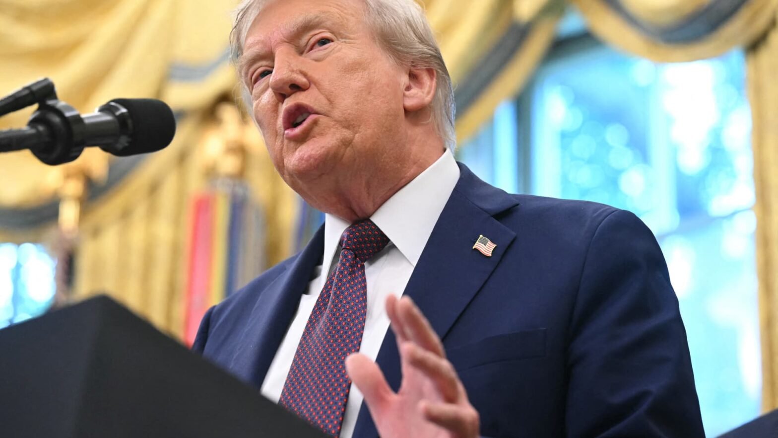 trump’s-supreme-court-request,-american-eagle’s-rally,-lackluster-labor-data-and-more-in-morning-squawk