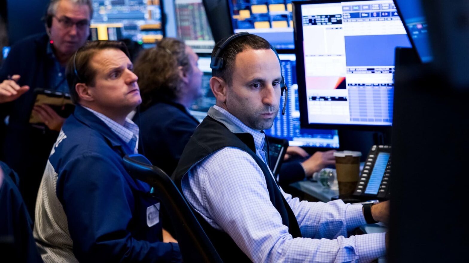 europe-stocks-to-extend-gains-ahead-of-more-us.-jobs-data;-orsted-cuts-outlook