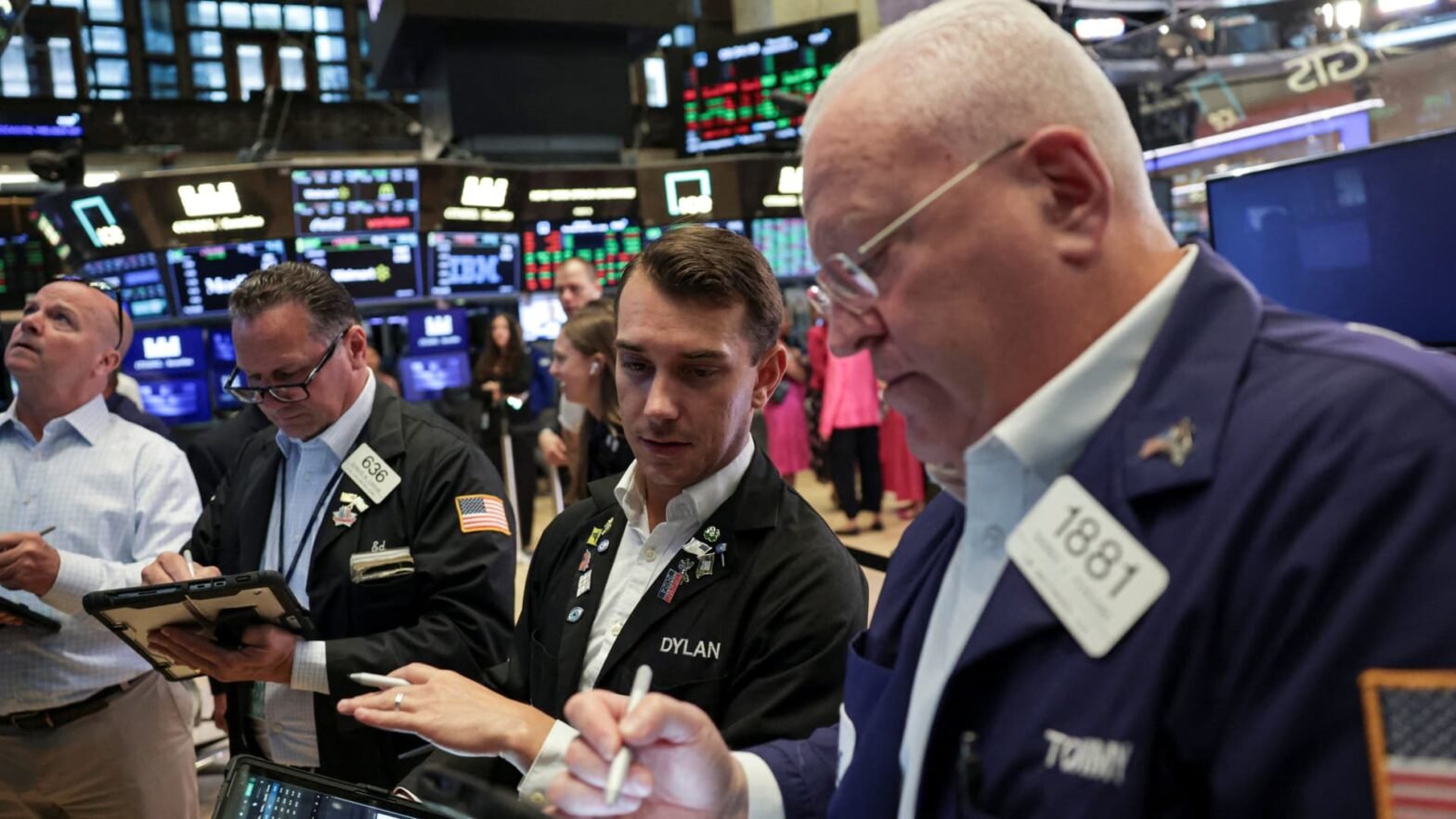 how-to-protect-your-record-2025-stock-market-portfolio-gains-from-what-could-come-next