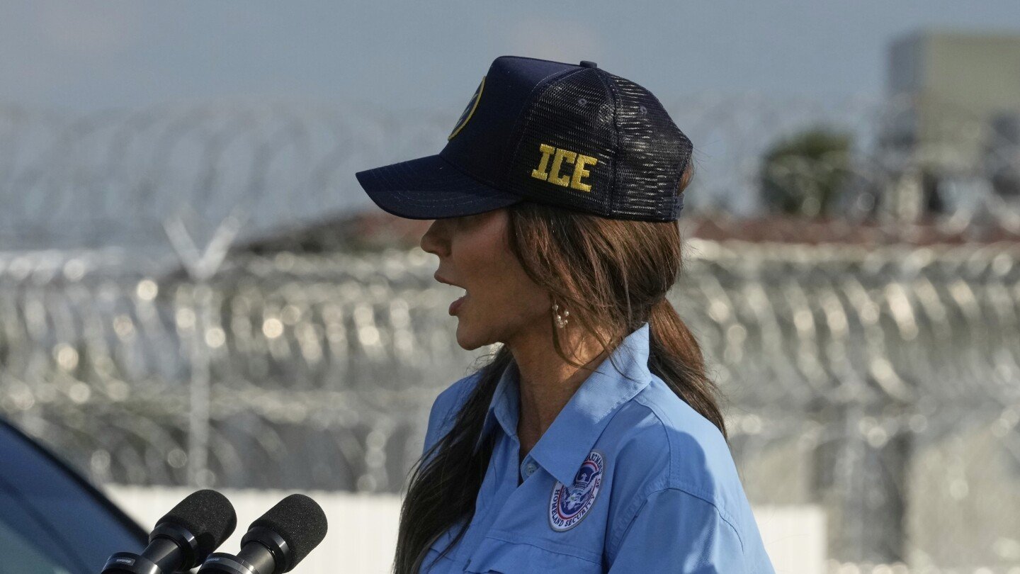 judge-blocks-administration’s-ending-of-legal-protections-for-1.1-million-venezuelans-and-haitians