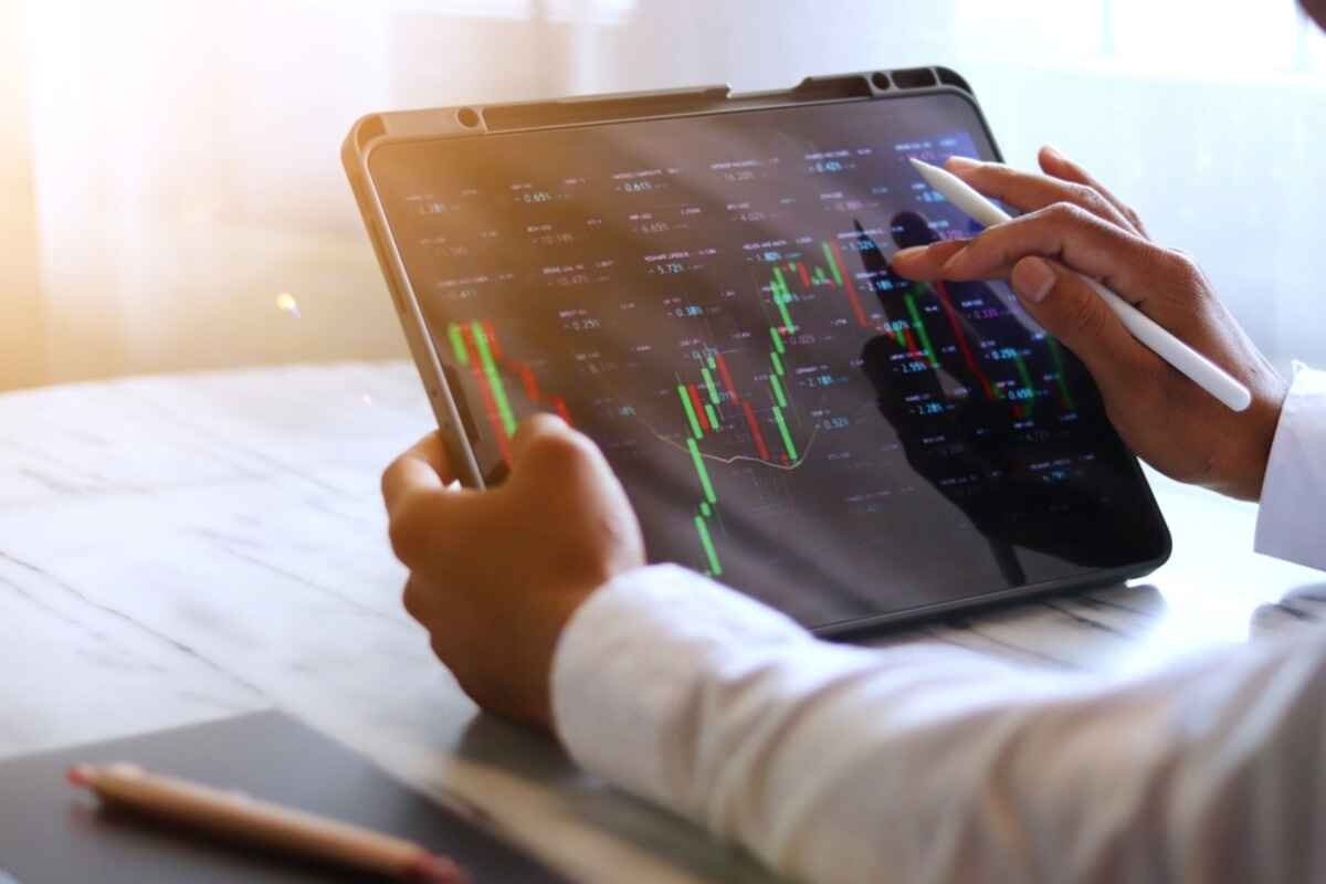 stock-market-today:-nikkei-225-rallies-in-asia-as-euro-stoxx-50,-us.-dow-face-caution