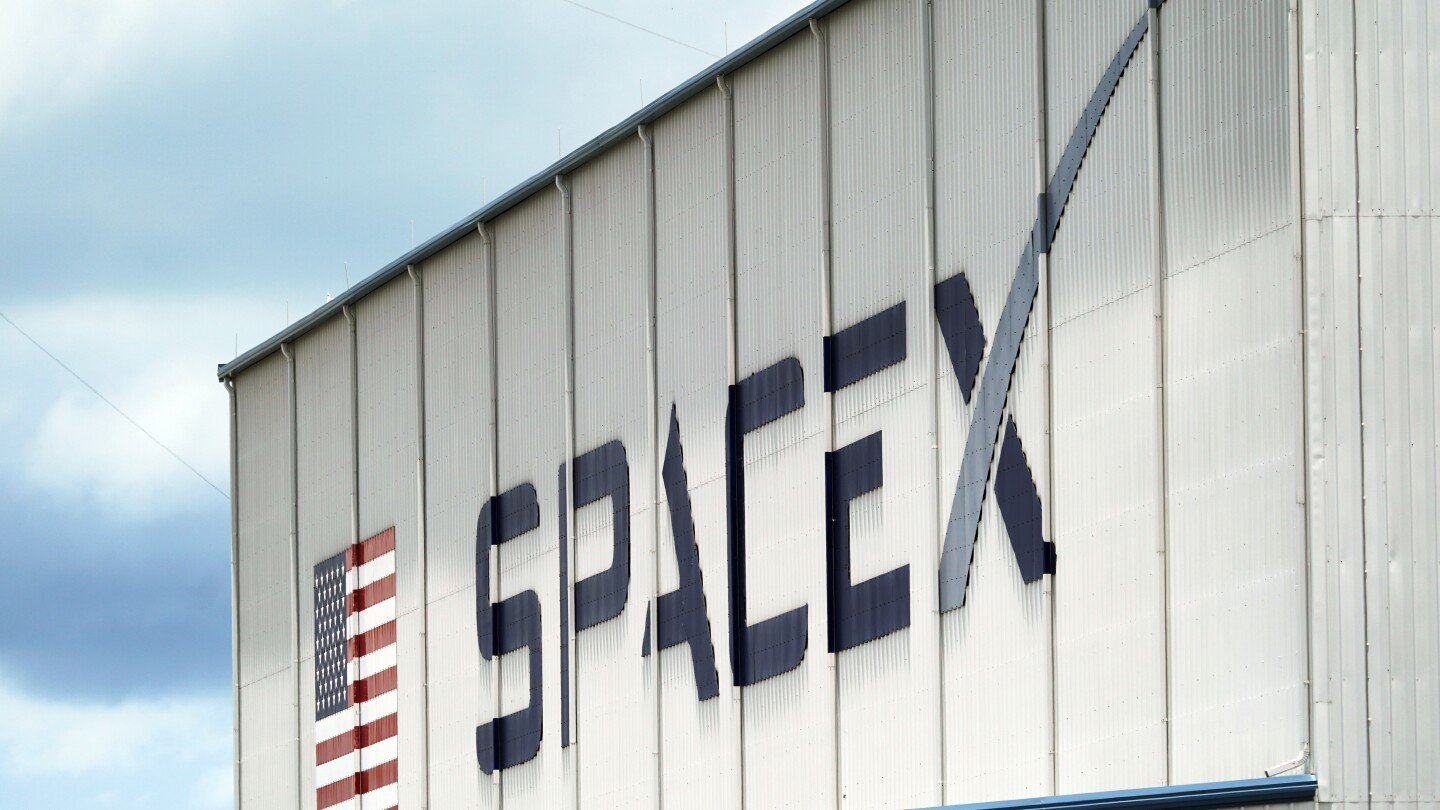 musk’s-spacex-spends-$17-billion-to-acquire-spectrum-licenses-from-echostar
