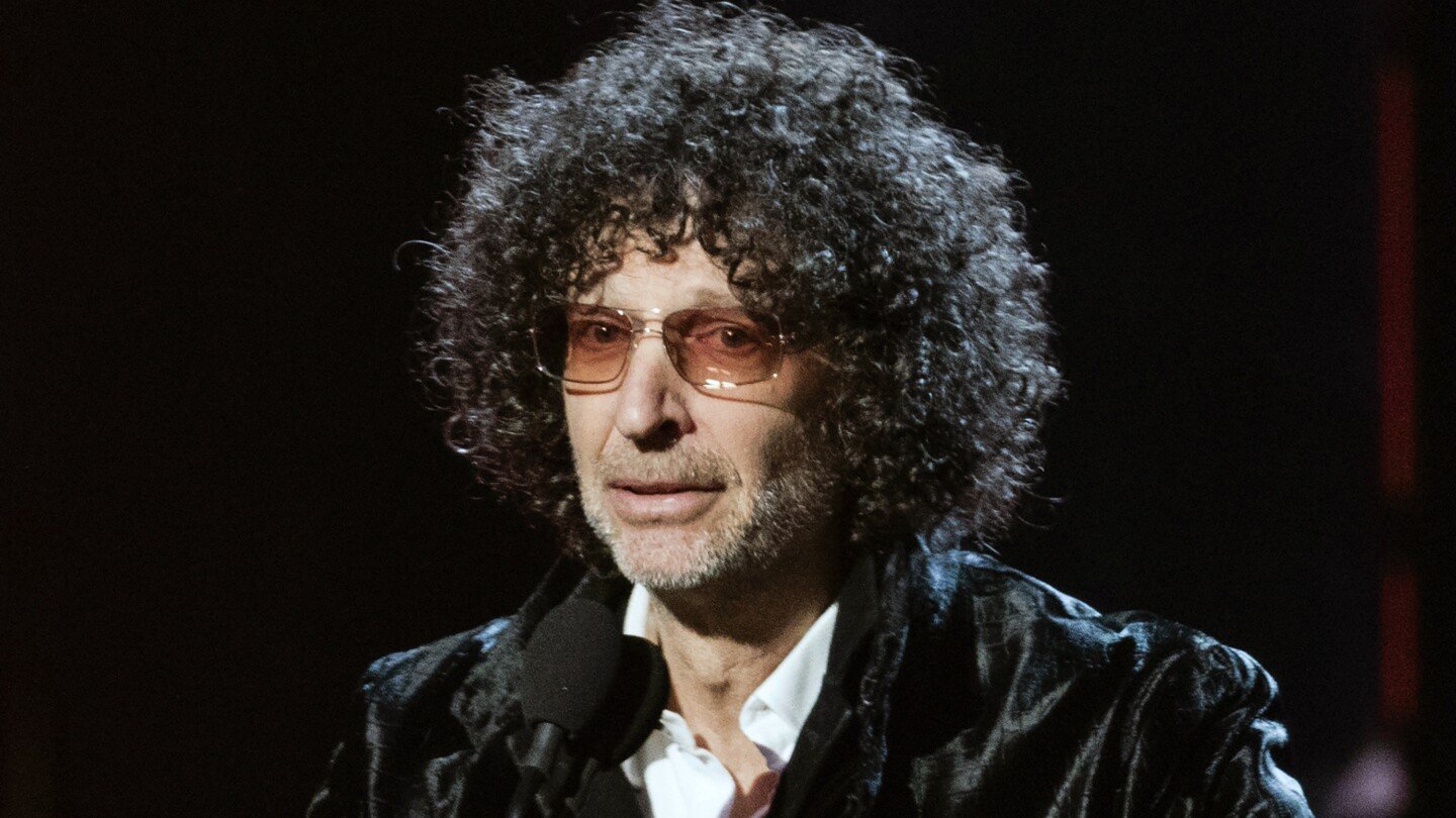 howard-stern-returns-to-siriusxm-radio-show-after-trolling-listeners