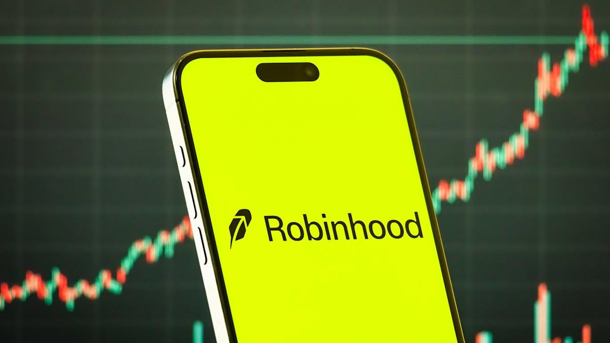robinhood:-how-it-went-from-meme-stock-to-joining-the-s&p-500
