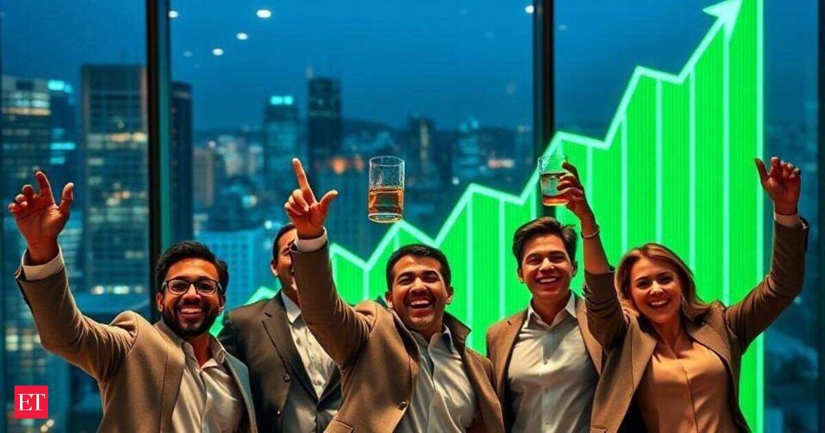 us-stock-market-surges-today:-nasdaq-and-s&p-500-hit-record-highs;-dow-flat-–-wall-street-on-the-move-as-robinhood-and-applovin-stocks-soar