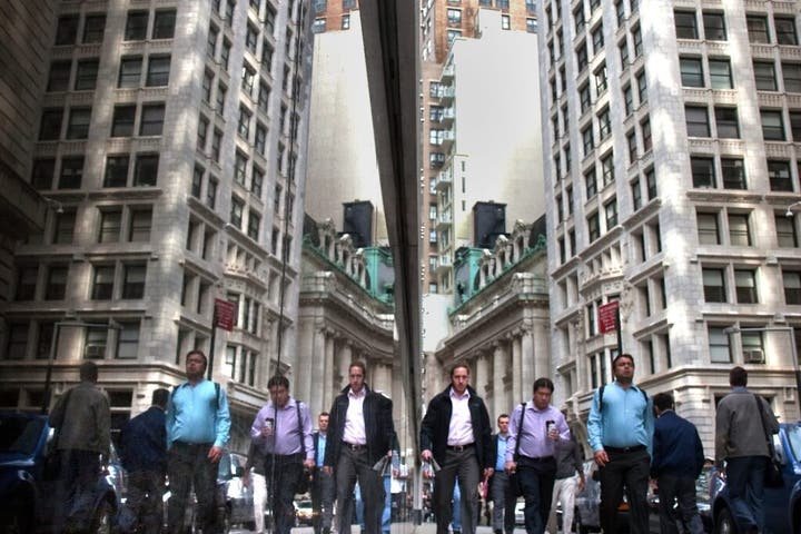 world’s-biggest-stock-exchanges-call-for-crackdown-on-‘fake’-tokenized-stocks—and-why-coinbase-and-robinhood-should-be-worried