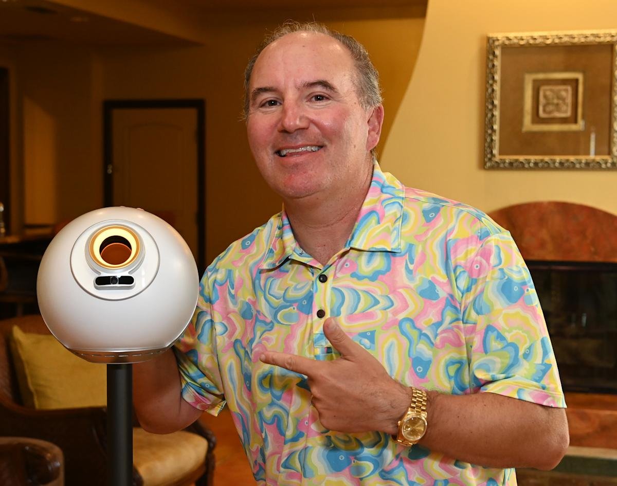 dan-ives-backed-eightco-sees-stock-explode-nearly-3,000%-after-unveiling-worldcoin-treasury-strategy