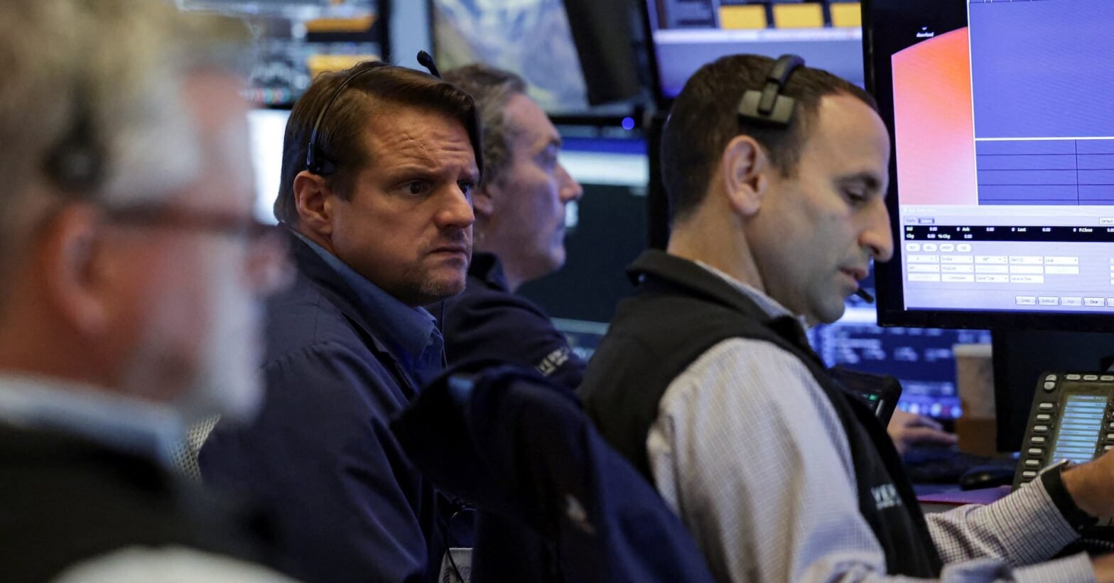 global-stock-index-edges-down,-dollar-gains-after-report-dims-view-of-us-jobs-market