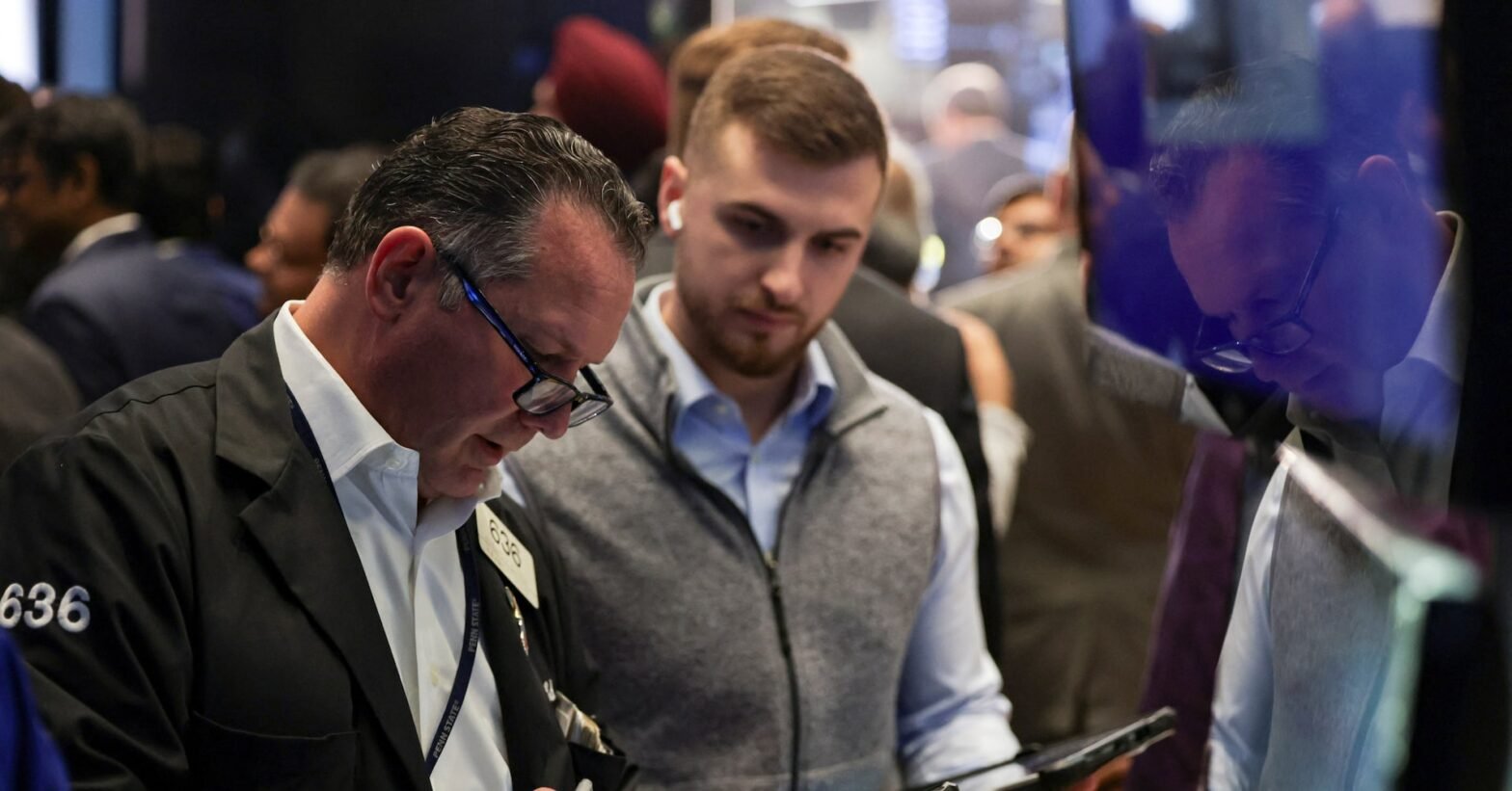 s&p-500-notches-record-high-close,-investors-bet-on-fed-rate-cut