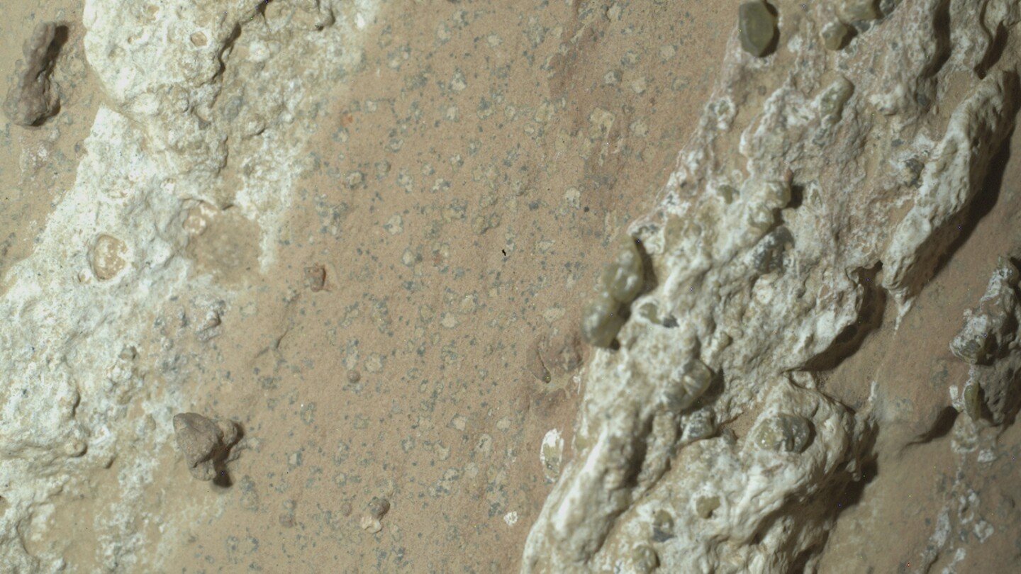 new-findings-by-nasa-mars-rover-provide-strongest-hints-yet-of-potential-signs-of-ancient-life