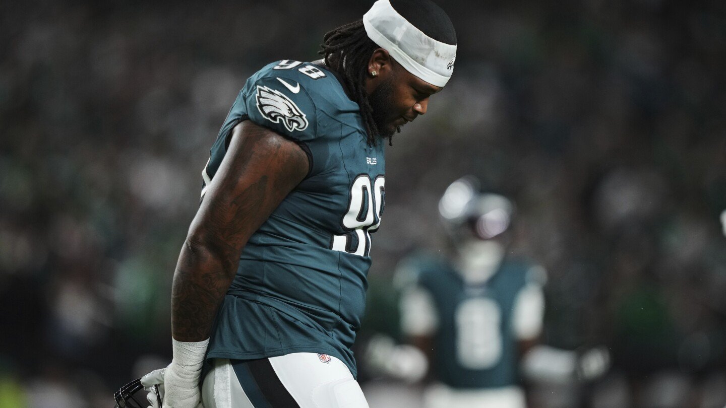jalen-carter-is-fined-$57,222-for-spitting-on-dak-prescott