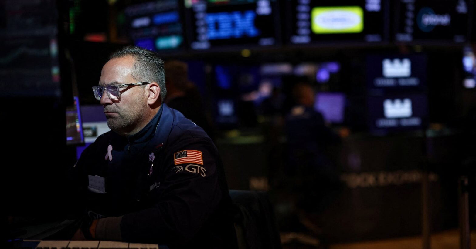 s&p-500-and-nasdaq-notch-record-high-closes-as-oracle-soars-on-ai-optimism