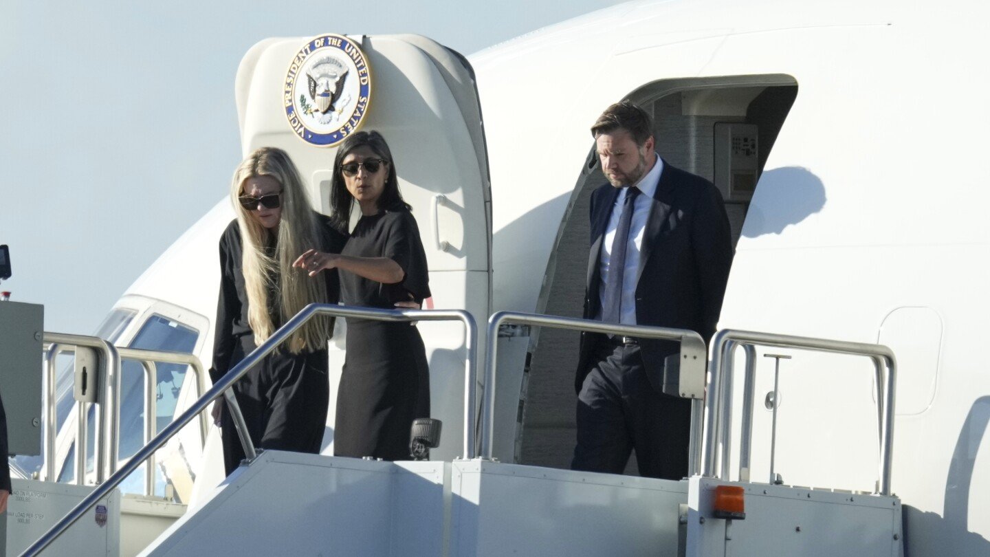 vance-arrives-in-arizona-with-charlie-kirk’s-casket-aboard-air-force-two
