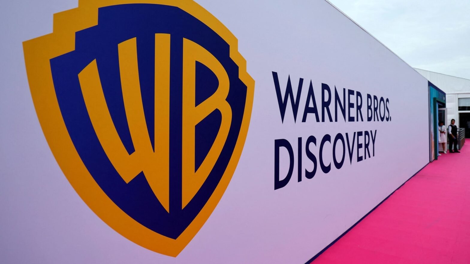 paramount’s-bid-for-wbd,-gemini’s-ipo,-the-latest-meme-stock-move-and-more-in-morning-squawk