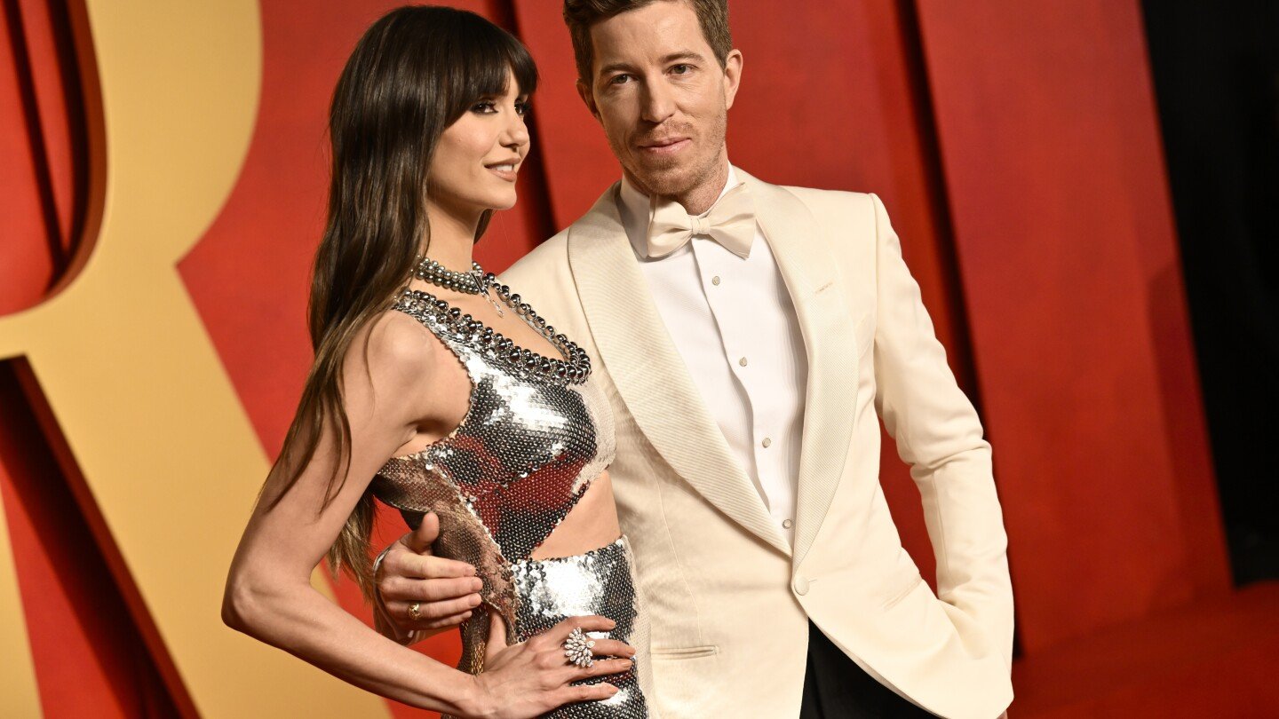 shaun-white-and-nina-dobrev-call-off-their-engagement,-break-up-after-5-years