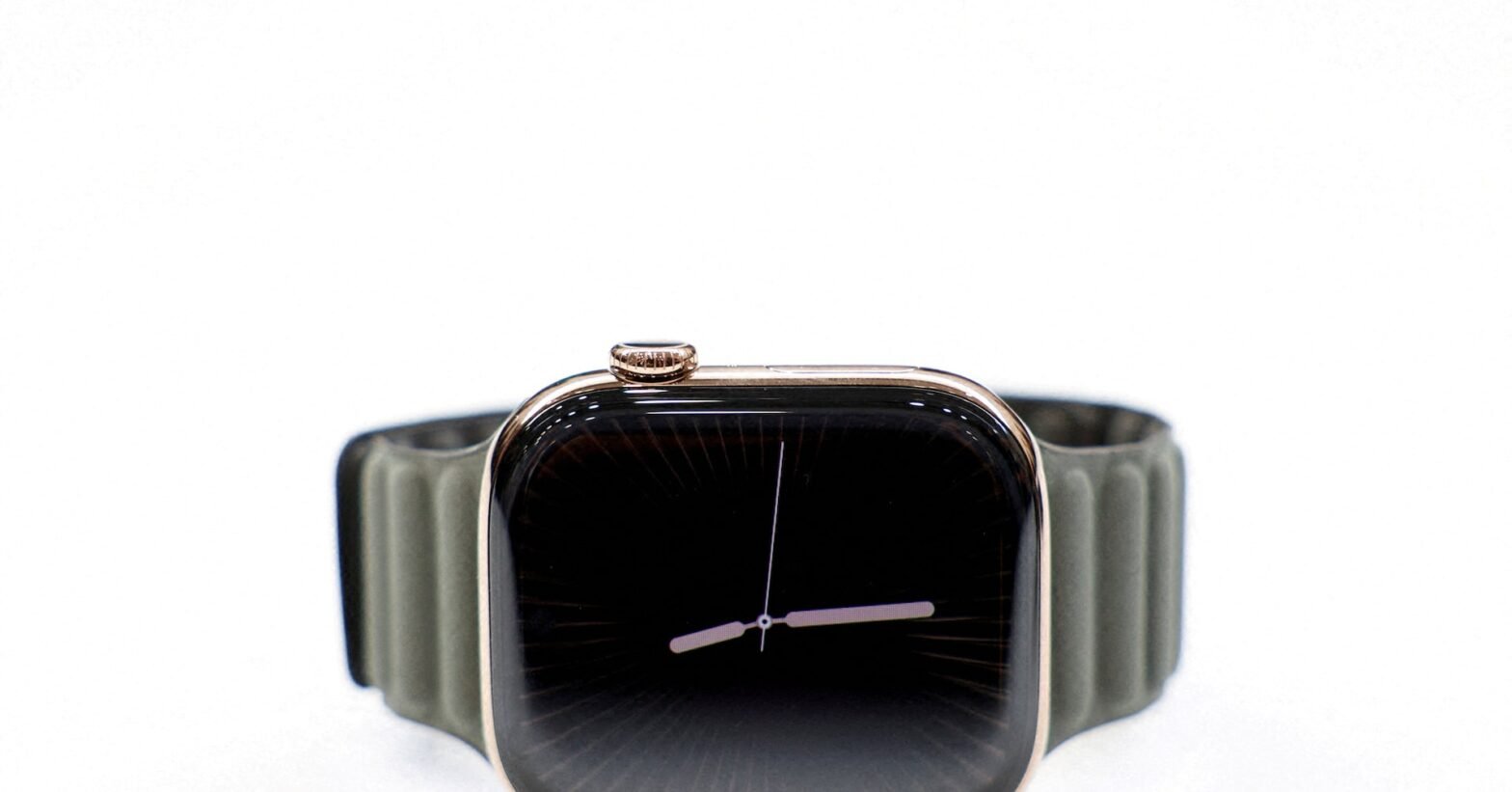 apple-watch-hypertension-feature-wins-fda-nod,-rollout-next-week,-bloomberg-reports