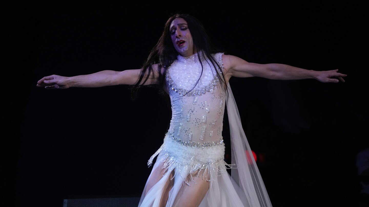 a-lebanese-dancer-defies-extremist-threats-and-social-norms-with-his-sold-out-performances