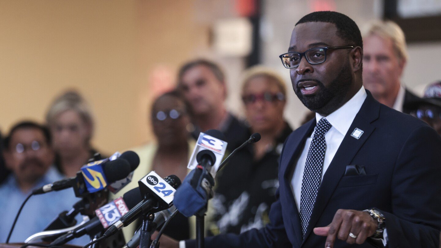 memphis-mayor-says-he-got-confirmation-national-guard-would-be-deployed-from-trump’s-tv-comments