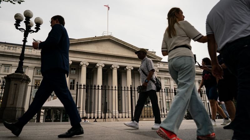 a-key-market-data-point-is-signaling-fear-about-america’s-economy