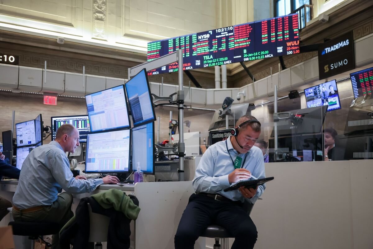 markets-gear-up-for-series-of-fed-cuts-with-bullish-bets-at-risk