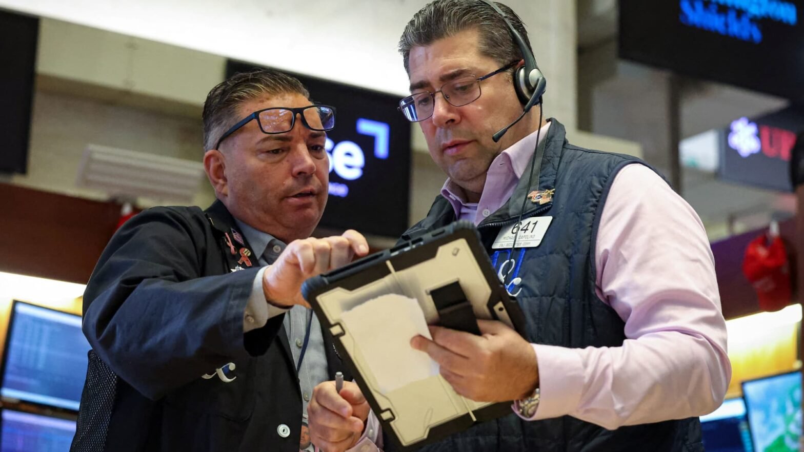 stock-futures-are-little-changed-after-record-nasdaq-close;-investors-await-fed-meeting:-live-updates