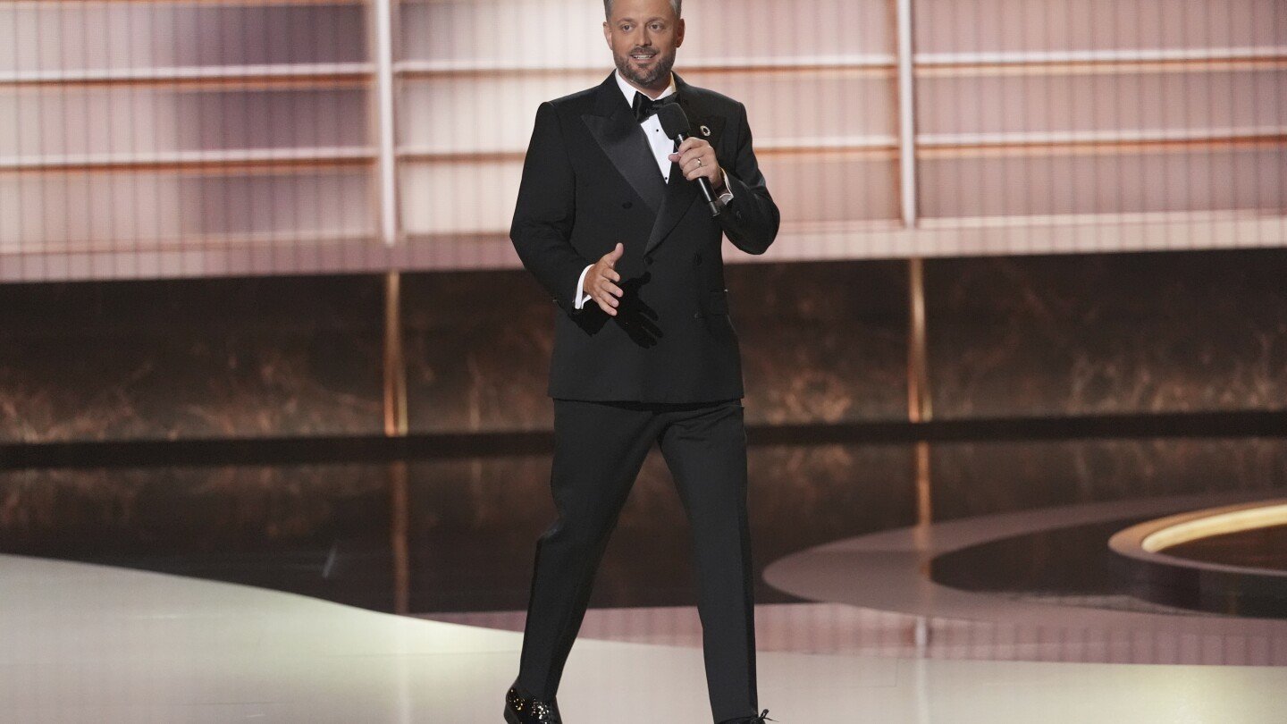 emmys-host-nate-bargatze-jokes-about-the-television-industry,-devises-gag-to-keep-speeches-short
