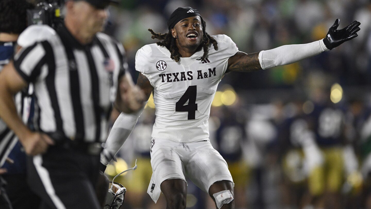 texas-a&m-jumps-to-no.-10-in-the-ap-top-25,-notre-dame-is-the-first-ranked-0-2-team-since-1988