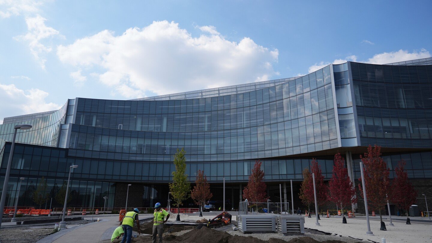 ford-is-moving-its-world-headquarters-for-the-first-time-in-7-decades-to-a-new-campus-3-miles-away