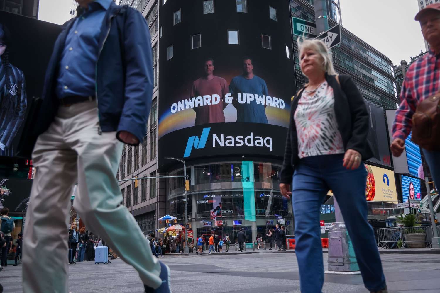 dow-jones-today:-stock-futures-higher-with-fed-meeting-on-deck;-nvidia-falls-on-china-tensions