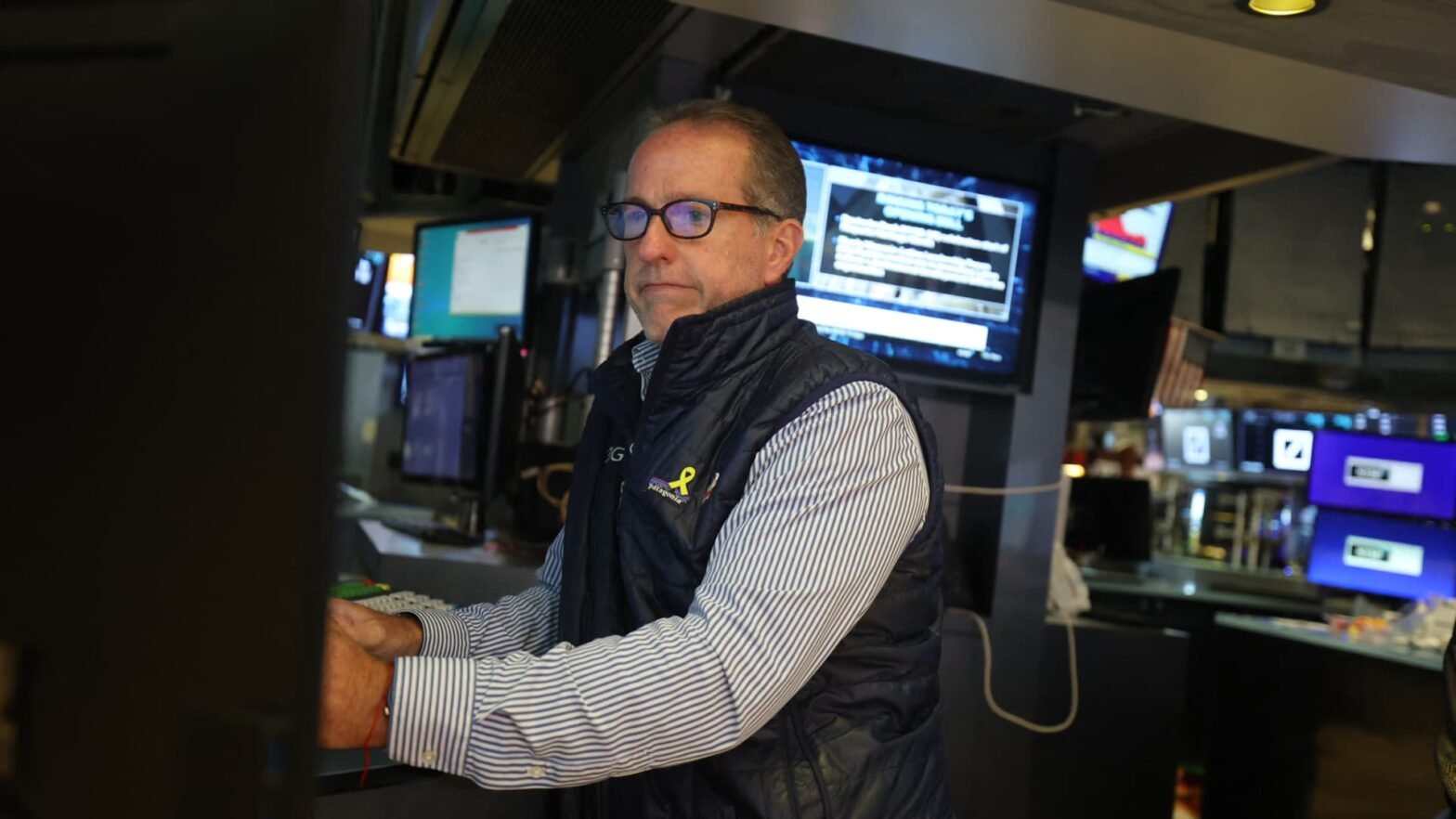 s&p-500-futures-are-little-changed-after-benchmark-closes-above-6,600:-live-updates
