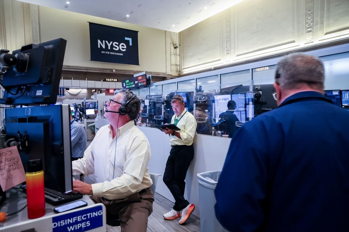 stocks-steady-as-nasdaq-100-nears-rare-10-day-winning-streak