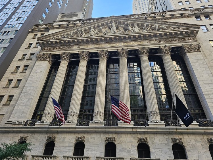 dow-turns-lower-as-fomc-meeting-starts,-miran-confirmed-as-fed-governor-(dji:)