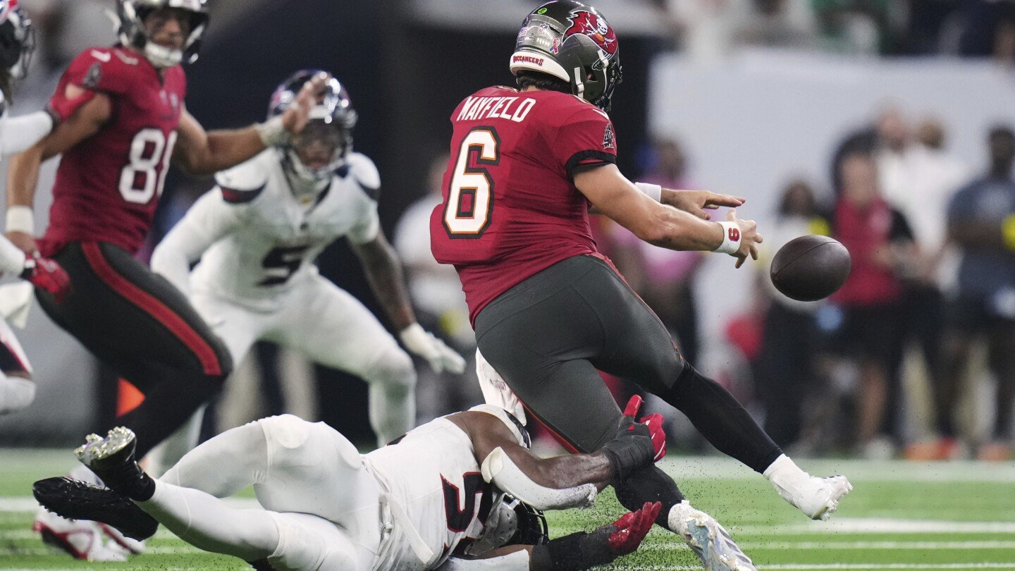 baker-mayfield-and-rachaad-white-rally-bucs-to-20-19-win-over-texans