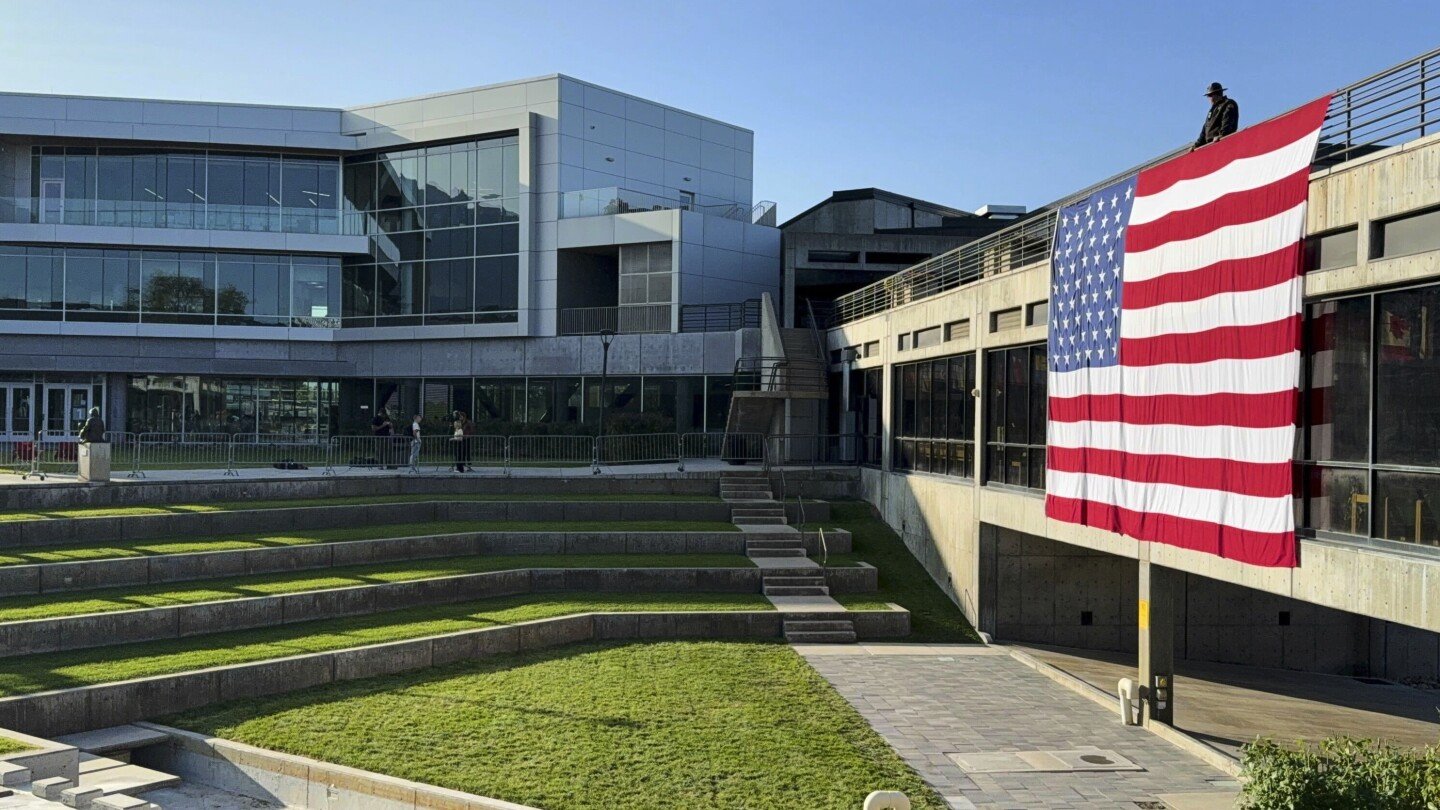 as-officials-searched-for-charlie-kirk’s-shooter,-suspect-confessed-to-his-partner,-prosecutor-says