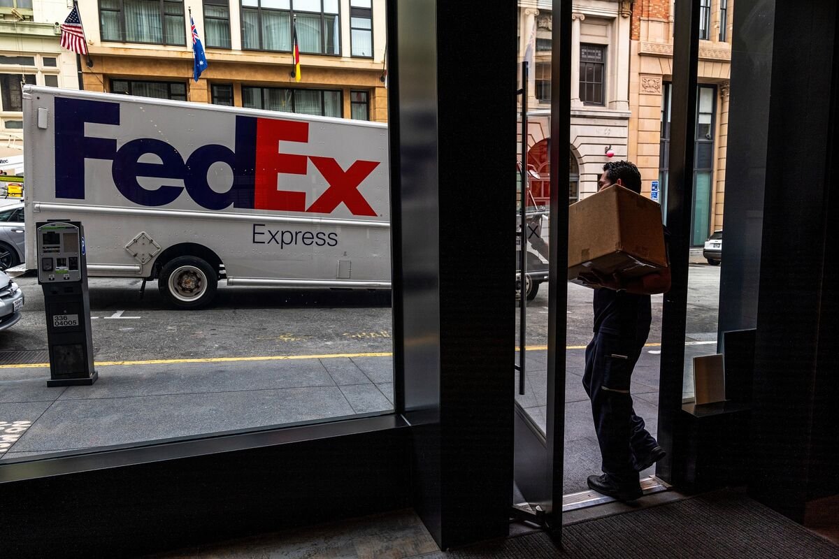 old-time-dow-theory-sees-clues-to-stock-market-rally-in-fedex-earnings
