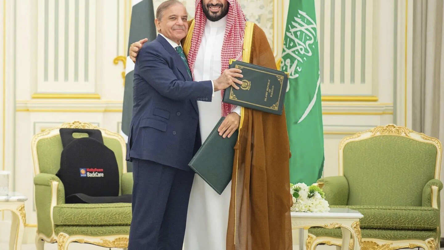 saudi-arabia-signs-mutual-defense-pact-with-nuclear-armed-pakistan-after-israel-attacks-qatar