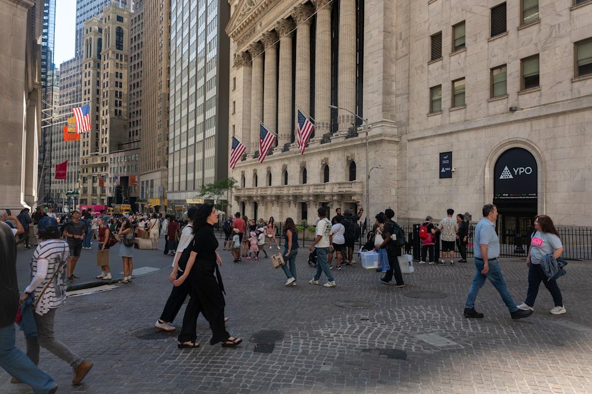 stock-market-today:-nasdaq,-dow,-s&p-500-rise-after-fed-signals-more-cuts,-nvidia-bets-on-intel