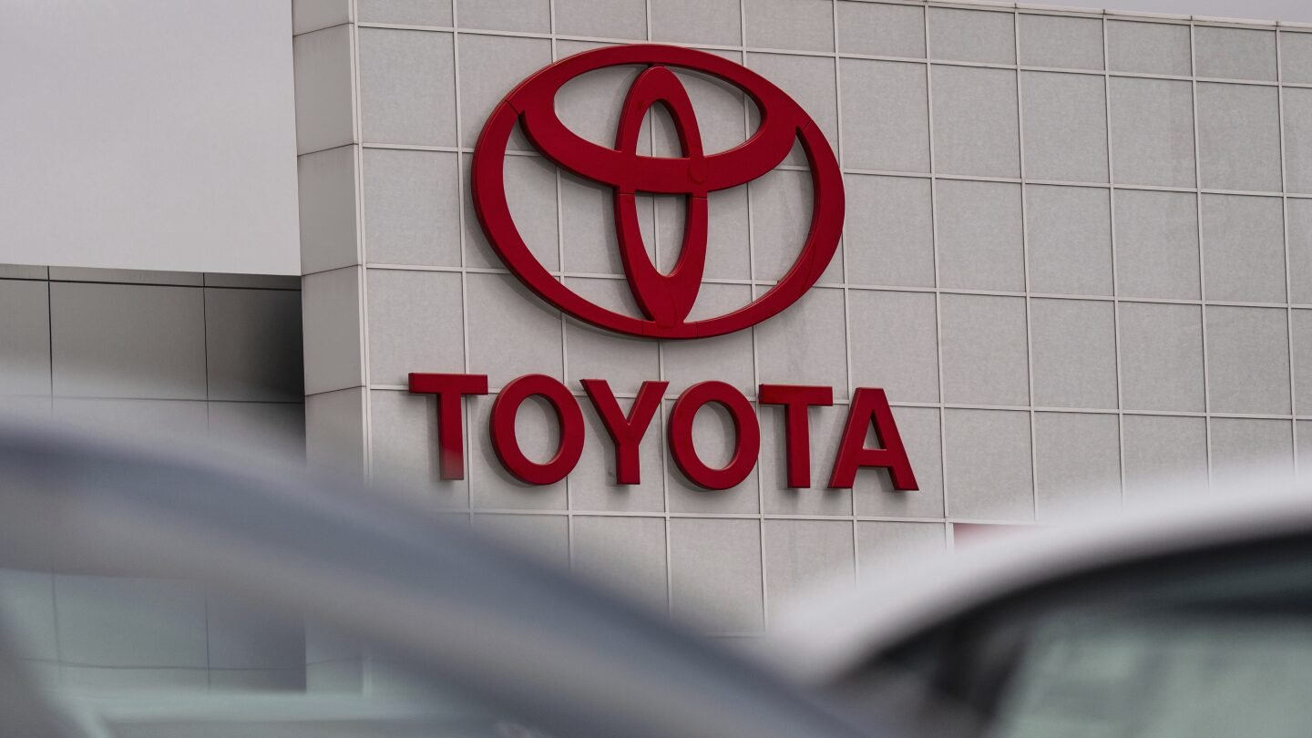 toyota-and-hyundai-recall-more-than-1.1-million-vehicles-for-seat-belt,-panel-display-problems