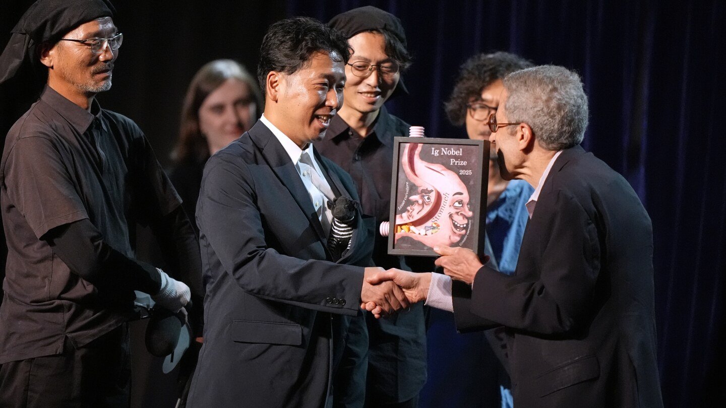 ¿pintar-vacas-con-rayas-previene-picaduras-de-moscas?-autores-de-ese-estudio-ganan-premio-ig-nobel