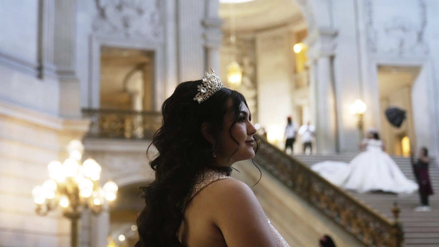 san-francisco’s-city-hall-becomes-backdrop-for-striking-quinceanera-photoshoots