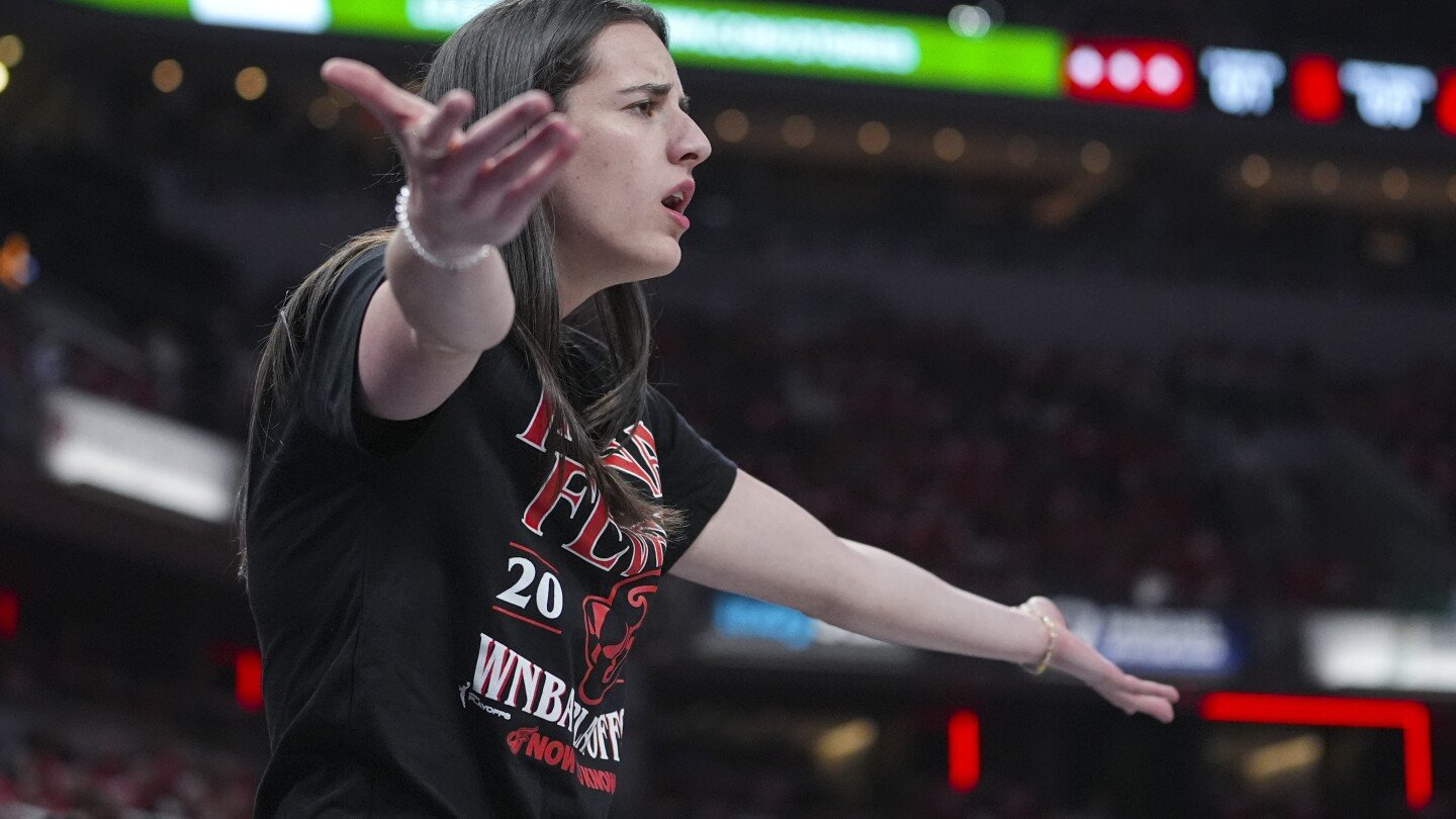 caitlin-clark-says-she-was-fined-$200-for-social-media-post-about-referees
