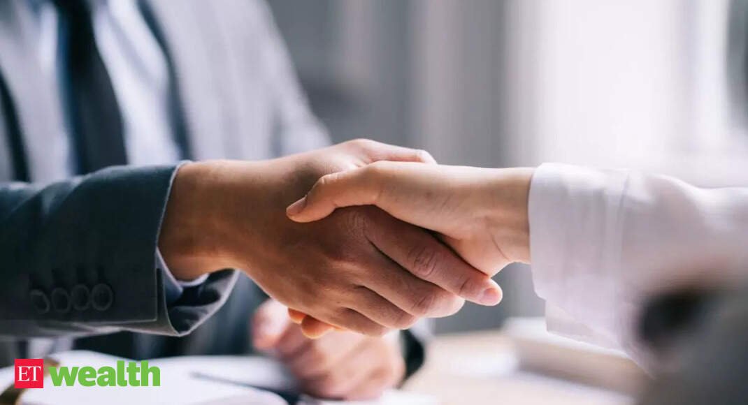 investing-in-the-stock-market?-here-are-some-mistakes-to-avoid-–-letting-emotions-control-your-trades