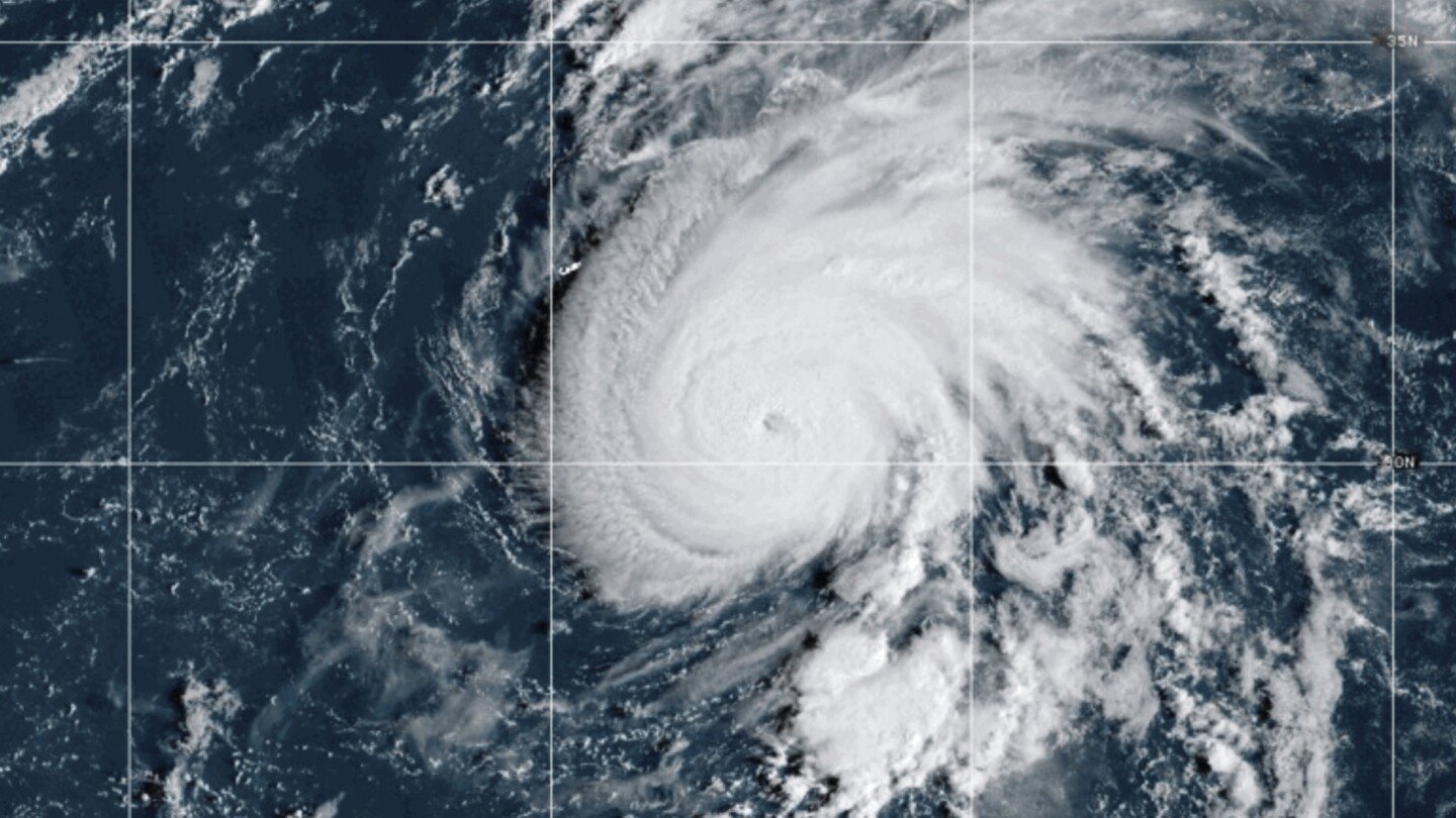 gabrielle-rapidly-intensifies-into-a-category-3-hurricane-in-the-atlantic,-is-staying-away-from-land