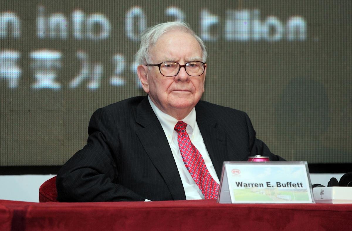 byd-stock-drops-as-warren-buffett’s-berkshire-hathaway-fully-exits-stake